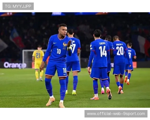 姆巴佩领衔，巴黎争夺世界杯桂冠，巴黎足球队员姆巴佩